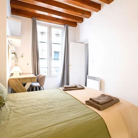 Appartamento 4 Guests Flat Palais Royal 1 *